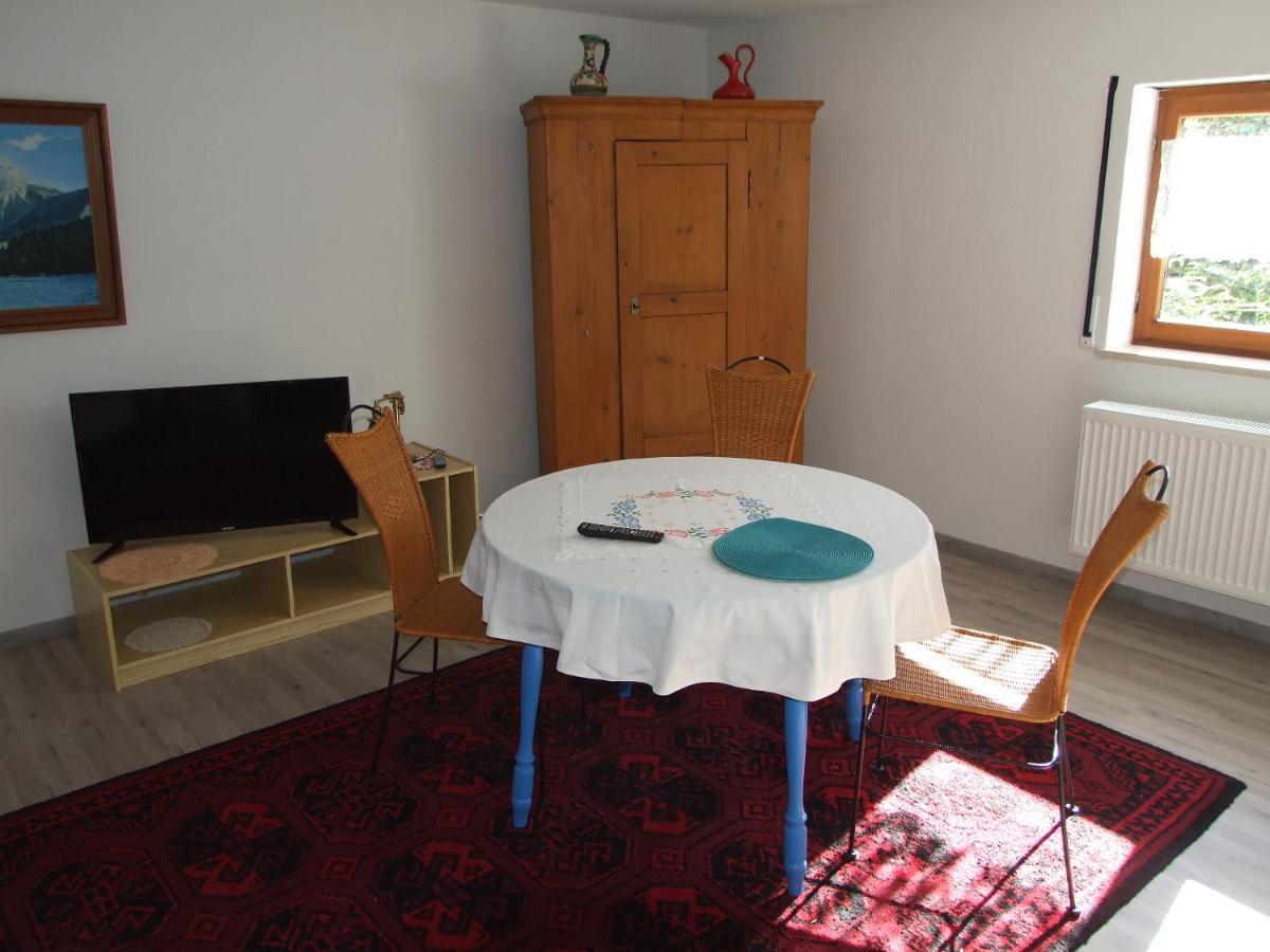Ferienwohnung Haus Edeltraud Im Suedschwarzwald, Grosse, Helle, Ruhige Souterrain-Whg, Hunde Geeignet, Mit 2 Fahrraedern, 3 Baeckereien Mit Fruehstueck, 2 Lebensmittel-, 1 Italien-Pastalaeden, Kontakt Peter Heubueschl Aus Loerrach Rheinfelden  Zewnętrze zdjęcie